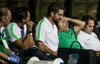 Esta imagen, la de un Juan Manuel Lillo totalmente desencajado, puede resumir lo que fue el fracaso de este entrenador al frente de Nacional. FOTO jaime pérez
