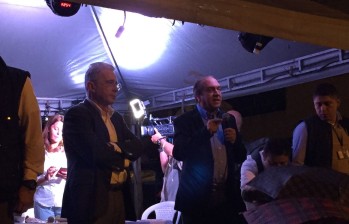 El exgobernador Luis Alfredo Ramos volvió a la plaza pública y dijo que acompañará al expresidente Álvaro Uribe en la campaña de 2018. FOTO CORTESÍA