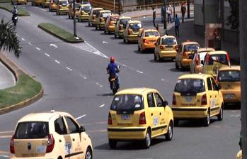 Taxistas protestaron pacíficamente contra el sistema de transporte Uber