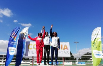 Antioquia se subió varias veces al podio en atletismo. Una de las medallas de oro fue ganada por María Alejandra Murillo en los 400 con vallas y una fuerte pelea con el Valle. FOTO cortesía supérate 