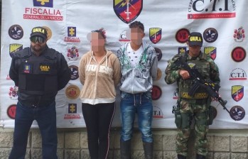 Extorsionistas capturados durante el proceso de legalización de captura. FOTO: Cortesía Ejército Nacional