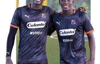 Jesús Murillo y Juan Carlos Díaz (derecha). Este último se proyecta como profesional en el Medellín. FOTO cortesía DIM