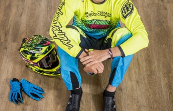 Desde los tres años, Carlos Ramírez está recorriendo el mundo con el BMX, el deporte que lo apasiona. FOTO cortesía-prestige-FLOORING