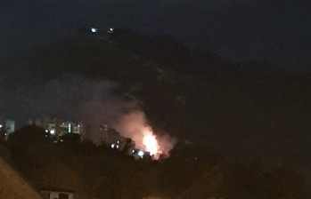 Esta foto corresponde al último incendio registrado en el Cerro de Las Tres Cruces, el pasado jueves, 5 de septiembre. Foto cortesía.