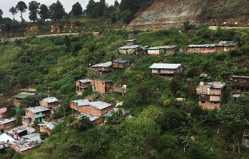 Esta parte alta de Medellín, donde se construye el Jardín Circunvalar, presenta en los últimos años un crecimiento urbano irregular, debido a asentamientos de desplazados. FOTO Cortesía Dagrd.