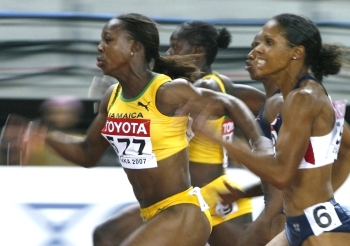 Reuters - La jamaiquina Verónica Campbell, considerada la reina de la velocidad, voló en los 100 metros, superando a la estadounidense Lauryn Williams. Ambas marcaron tiempos de 11.01 segundos en un final definida en un final de fotografía en el estadio de Nagai.