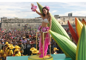 Colprensa - La Señorita Antioquia vestida de fantasía llevó las orquídeas paisas a Cartagena. Su diseñador, el talento Jaime Arango