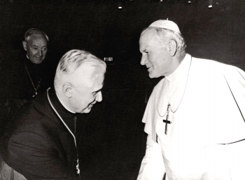 Reuters - Fotografía tomada durante el encuentro extraordinario de cardenales el 5 de noviembre de 1979.