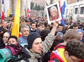 Reuters - cerca de 400.000 personas quisieron estar presentes para dar testimonio de su afecto al nuevo Pontífice.