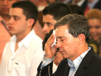 Jaime Pérez - Uribe asistió al oficio religioso en agradecimiento y para orar por sus padres y hermano, ya fallecidos.