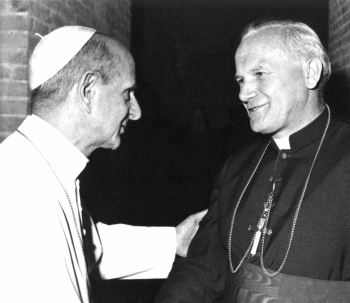 AP - En la foto el entonces cardenal Carol Woytila al lado de Pablo VI.