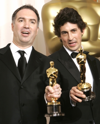 Reuters - Alexander Payne y Jim Taylor obtuvieron el Oscar a mejor guión adaptado por Sideways.