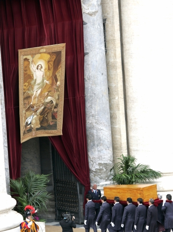 AP - El Papa solicitó ser enterrado en la tumba que ocupó Juan XXIII.