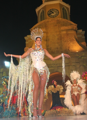Hernán Vanegas - La Señorita Caldas, Isabel Cristina Agudelo Orozco, con un diseño de Alfredo Barraza, llamado Glaciares, se quedó con el premio al Mejor traje de fantasía.