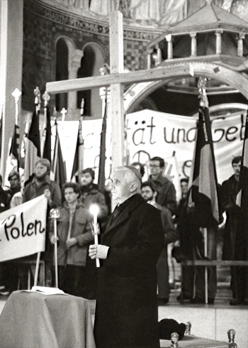 Reuters - Uno de sus momentos más importantes en su carrera religiosa: rechazo la detención de prisioneros políticos en Polonia, durante los años 80.