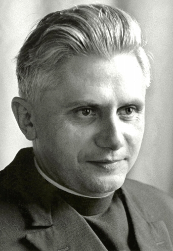Reuters - En 1965, Ratzinger era profesor de la Universidad de Resensburg.