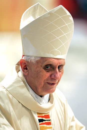 Reuters - El pasado 16 de abril fue uno de los cardenales partícipes en la celebración de la misa presidida por el cardenal chileno Jorge Medina, y quien fuera el encargado de anunciar el mensaje al mundo: Habemus papam.
