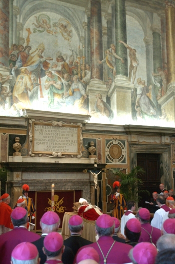 Reuters - El cuerpo de Juan Pablo II será trasladado a la Basílica de San Pedro el lunes 4 de abril para ser expuesto al público y permanecerá allí hasta su funeral.