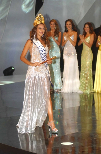 Hernán Vanegas - Esta es la segunda corona que conquista Cesar en Cartagena. La primera fue con Tatiana Castro. La corona se volvió a quedar en la costa.