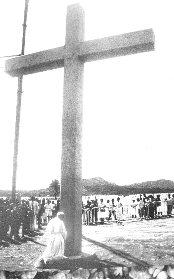 Jaimar - Esta es la imagen de la visita de Juan Pablo II a Colombia: orando por las víctimas de la catástrofe de Armero.