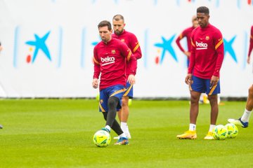 Messi espera volver al gol y llevar a su equipo a un nuevo triunfo ante el Real Madrid. FOTO: TWITTER DEL BARCELONA