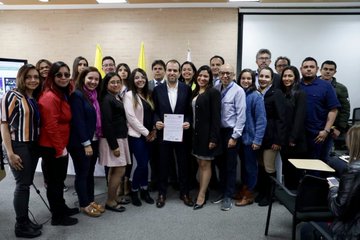 “Nosotros reconocemos que el laboratorio tiene la capacidad de analizar todas las sustancias prohibidas en el deporte”, dijo Alejandro Giraldo, director ejecutivo de ONAC. FOTO: CUENTA DE TWITTER DE ERNESTO LUCENA