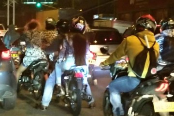 Reportan enorme caravana de motos en Medell n que gener caos