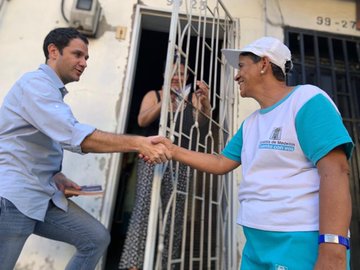 Cercanía con la comunidad, meta de Valderrama. FOTO Cortesía Campaña