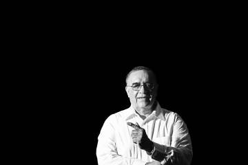 EL PODER Y EL ARTE DE DORAR LA PÍLDORA