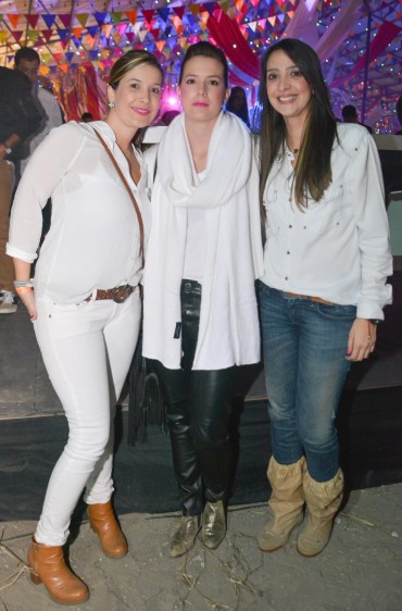 Manuela Arias, Carolina Londoño y Catalina Vélez. Foto Cámara Lúcida.