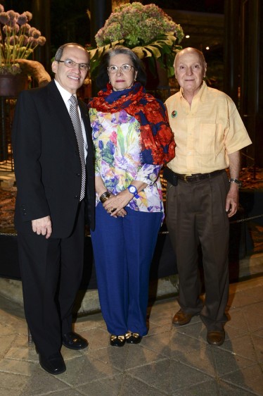 Héctor Ruiz, Carmen Vásquez y Humberto Echavarría. Foto Cámara Lúcida.