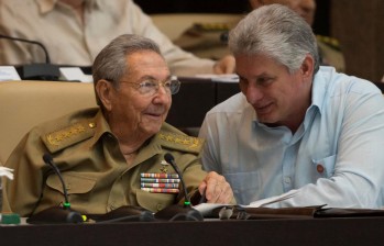 Díaz-Canel y Raúl Castro. FOTO AFP