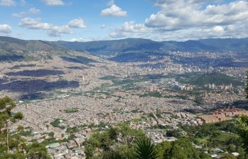 Las cimas de los cerros tutelares de Medellín en 360°