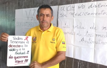 Pablo Quiroz, representante de la Red Venezolana de Enfermos de VIH, le exige al régimen que cumpla con los servicios de salud o que permita ayuda internacional. FOTO rosalinda hernández