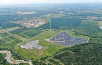 Tras una inversión cercana a los 20 millones de dólares se inauguró el parque solar en Castilla La Nueva, Meta. FOTOS: Cortesía