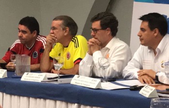 Ministro de transporte, Jorge Rojas en reunión con el alcalde de Barranquilla, Alejandro Char y el gobernador de Atlántico, Eduardo Verano. FOTO: Cortesía