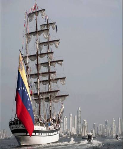 Regalos de 40 mil a 60 mil pesos - Canasta, Candelabro, Florero, Dispensador, Comedero gato, Cajas de jab&#243;n y Jarra.