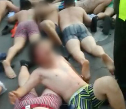 Captura del video en el que se ve a los jóvenes siendo golpeados en la correccional El Redentor.