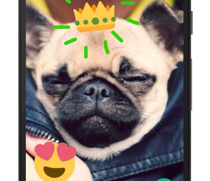 Emoticones, dibujos y palabras se pueden incluir en las fotos de WhastApp. FOTO Cortesía