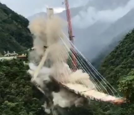 En ocho segundos: el video de la implosión del puente Chirajara