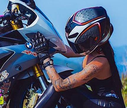 Olga Pronina, popular en la red social Instagram, murió tras un accidente en motocicleta en Rusia. FOTO: @Monika_9422