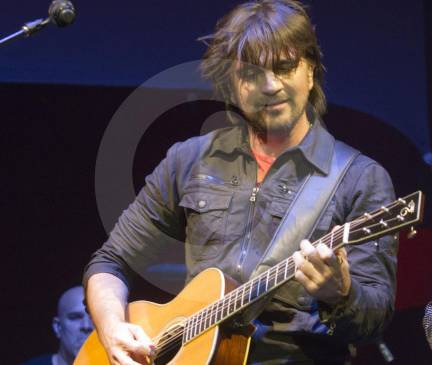 El día que Juanes conoció al Papa Francisco estuvo con su madre doña Alicia Vázquez. FOTO EDWIN BUSTAMANTE