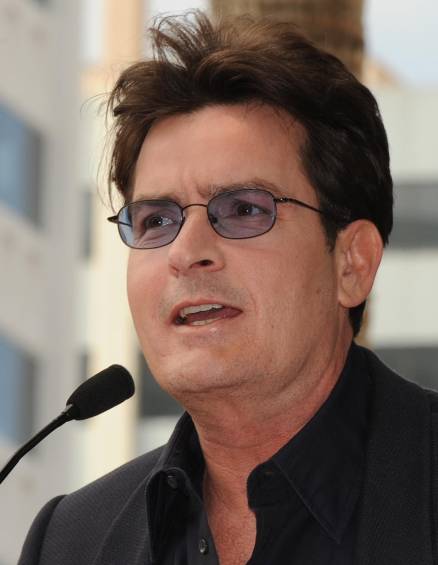 El actor Charlie Sheen estuvo varias veces en rehabilitación por abuso de drogas. FOTO: AFP