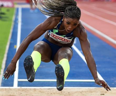 Caterine Ibargüen viene compitiendo en la modalidad del salto largo. FOTO AFP