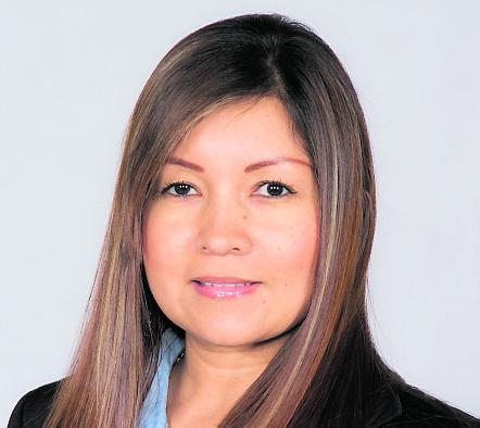 Claudia Ivone Monsalve Rojas, fi rma como analista de Auditoría los análisis que revelan la pesadilla en que se convirtió el manejo del dinero en Plaza Mayor en Bogotá, especialmente en contratos del MEN.