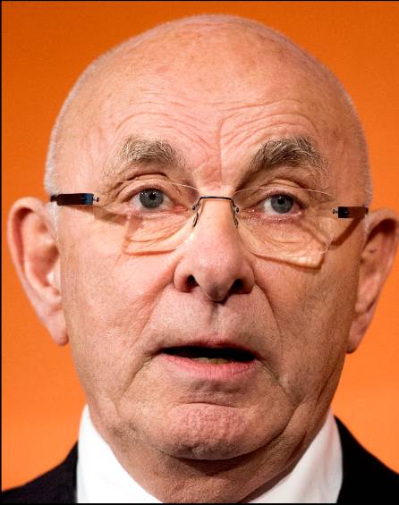 Fifa admitió candidaturas de Blatter, Figo, al Hussein y van Praag, a la presidencia