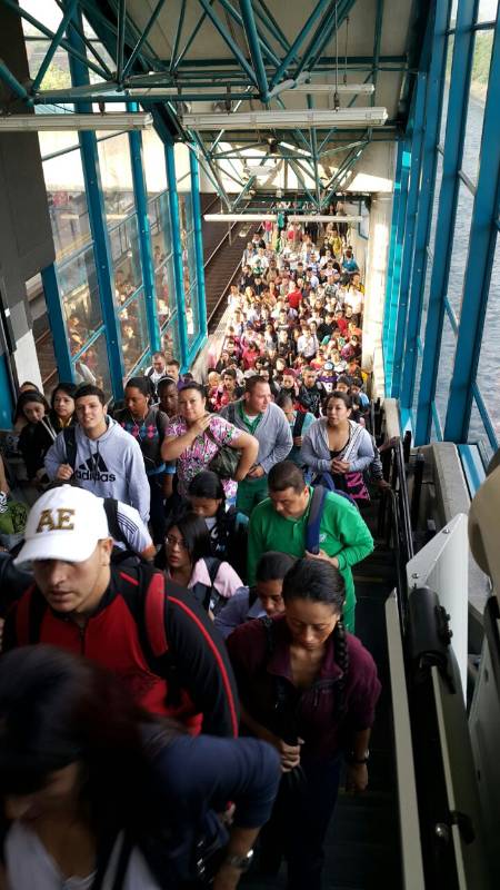 El metro también reportó muy buena afluencia de público durante la mañana del miércoles. FOTO DONALDO ZULUAGA