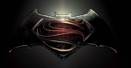 Este será el logo de la cinta Batman vs. Superman. Fotograma Internet