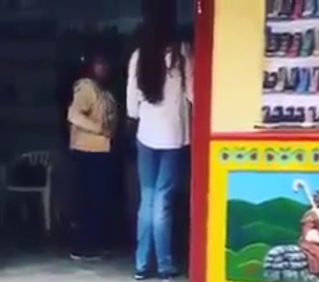 El video fue grabado el pasado domingo 24 de enero en Guatapé, Oriente antioqueño. FOTO CAPTURA DE PANTALLA