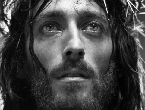Powell es uno de los interpretes de Jesucristo más recordados de la historia del cine. 